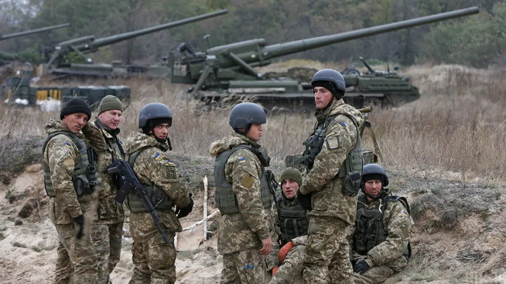 Военный эксперт Владимир Карасев: Украина получила от США разрешение на обстрелы Донбасса