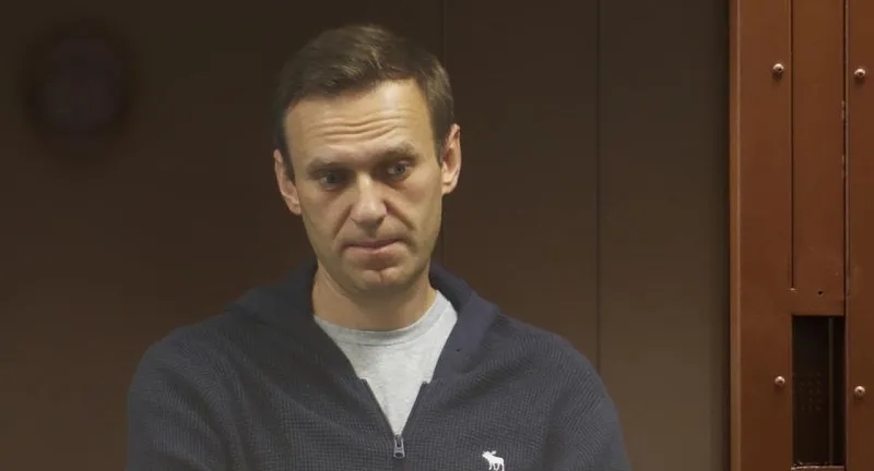 Навальный выплатил 850 тыс. рублей ветерану