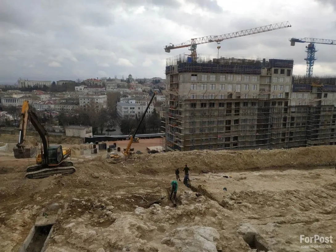 Жилой дом на Хрустальном будет достроен к  лету 2022 года