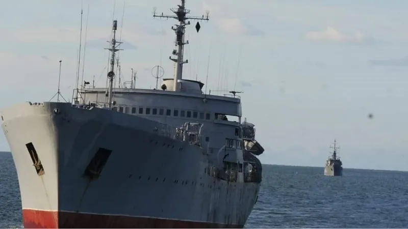 Керченская провокация 2.0: украинский корабль хотел «наехать» на Россию