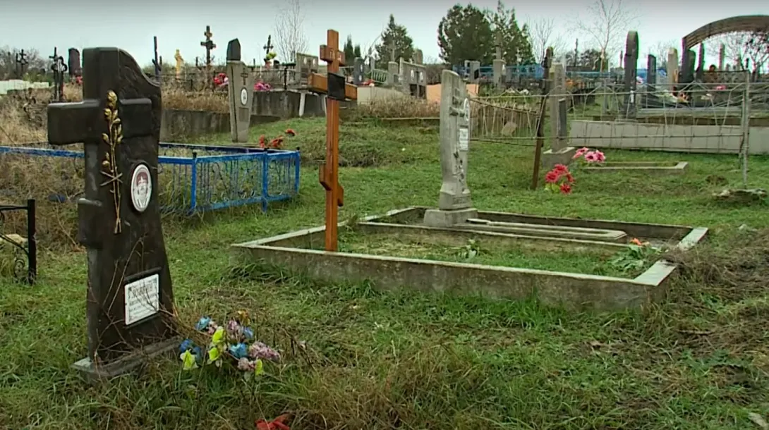 Кладбище под Севастополем проваливается под землю