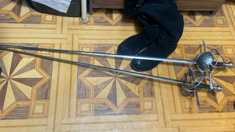 Врачи вытащили из головы студента клинок от рапиры