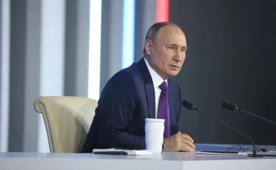 Путин занес Севастополь в категорию отстающих с «аварийным» расселением