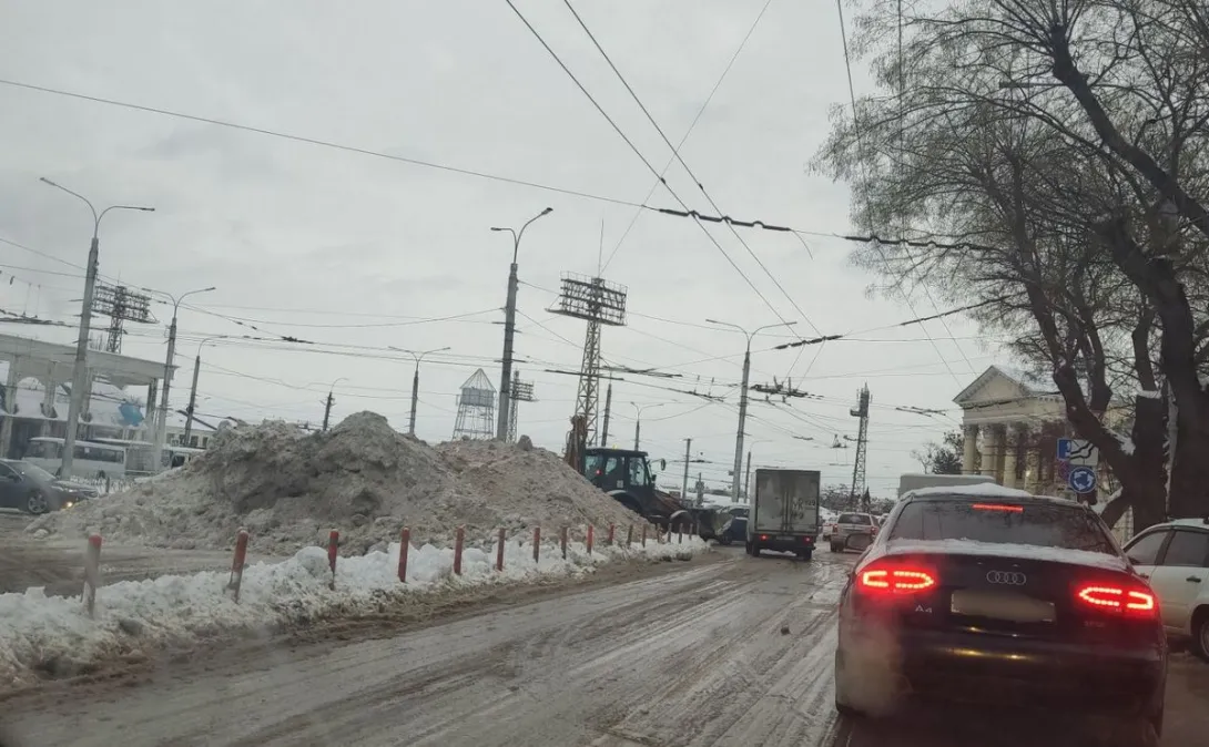 Губернатор Развожаев сравнил уборку снега в Москве и Севастополе