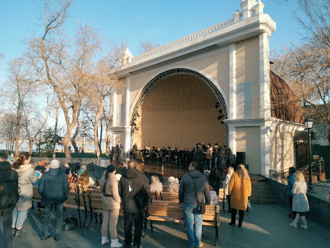 В Севастополе доделают открытую перед Новым годом эстраду «Ракушка»