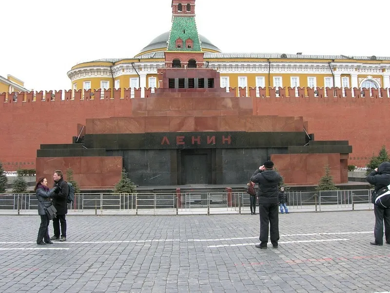 В Госдуме призвали убрать вождей СССР с Красной площади