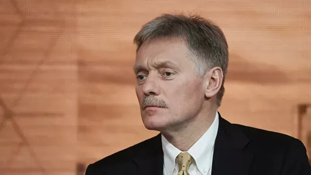 Россия наблюдает постепенное вторжение НАТО на Украину, заявил Песков
