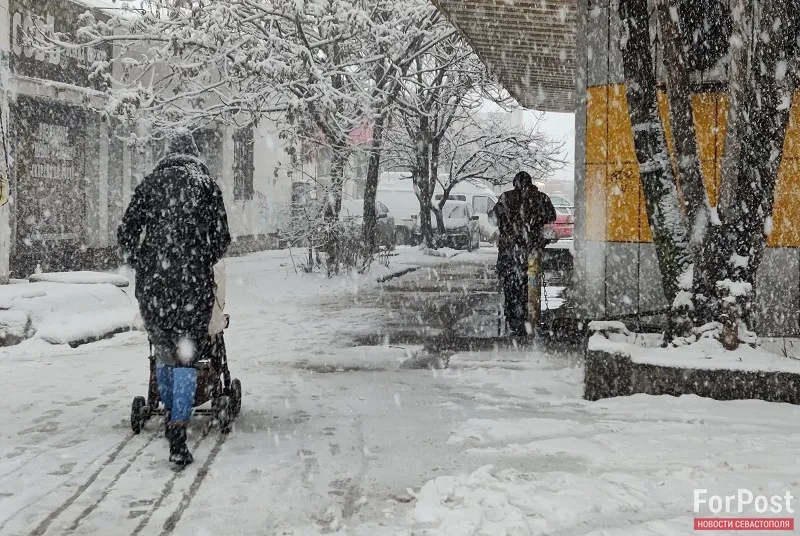 Снег и гололедица: Крым накрыло крещенскими морозами