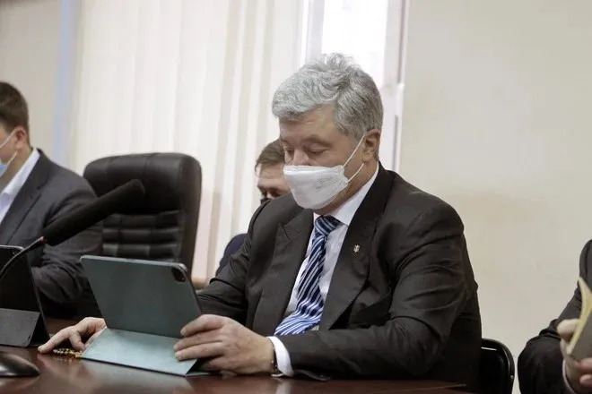 Суд Киева отпустил Порошенко под личное обязательство по делу о госизмене 