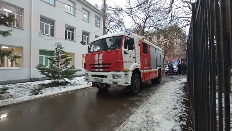 В столице Крыма эвакуируют школы после сообщений о минировании