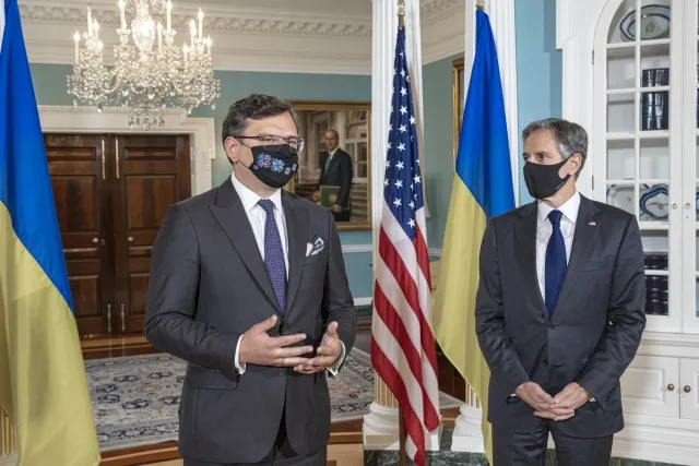Кулеба показал Блинкену карту Украины с Крымом, Кубанью и частью Польши