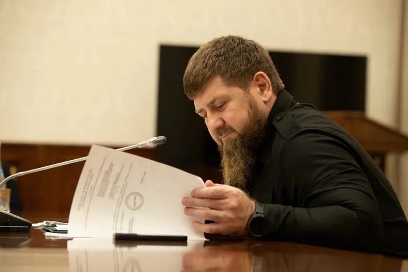 Политологи оценили вероятность отставки Рамзана Кадырова