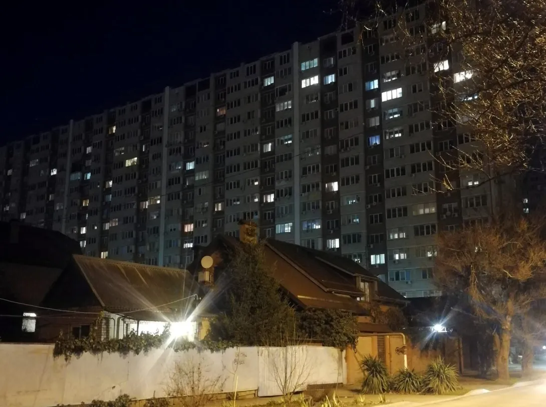СевСети #1422. Нависающие высотки, исчезнувшая остановка и новая набережная Севастополя