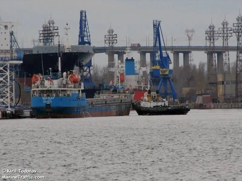 Экипаж двух грузовых судов пострадал от обстрела украинских военных в Азовском море