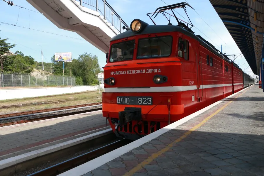 Транспортное сообщение Севастополя с материковой Россией усилили вагонами и автобусом
