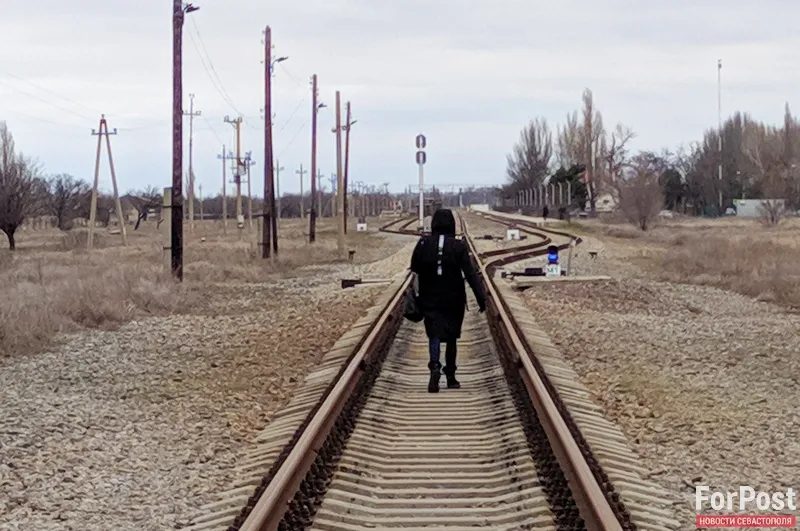 В Крыму на железнодорожном переезде погибла девушка