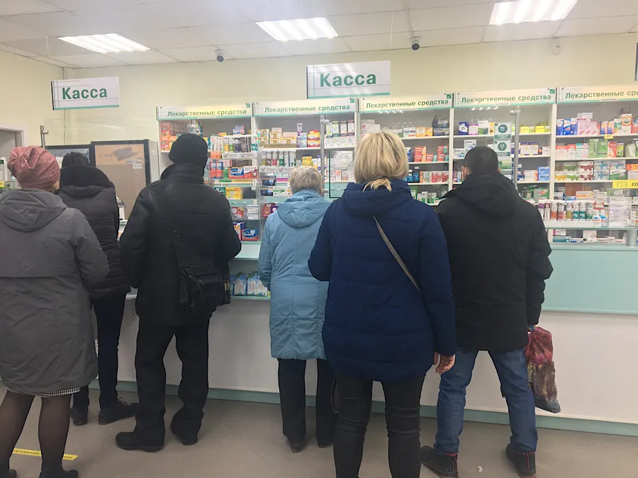 Севастопольцы активно раскупают лекарства в аптеках