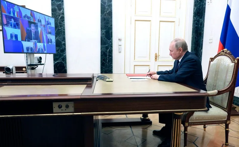 Путин разрешил участие добровольцев с Ближнего Востока в спецоперации на Донбассе