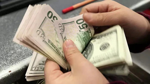 США запретили поставки в Россию долларовых банкнот
