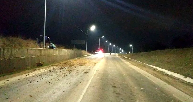 В Севастополе ночью на высокой скорости разбился мужчина 