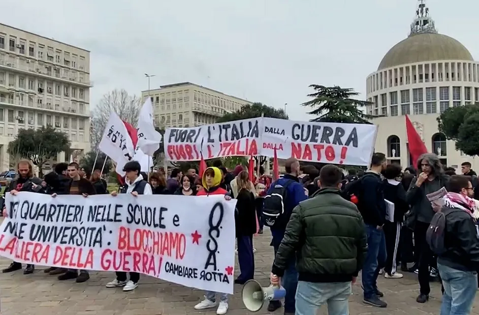 В Риме и Пизе прошли демонстрации против отправки вооружения Украине
