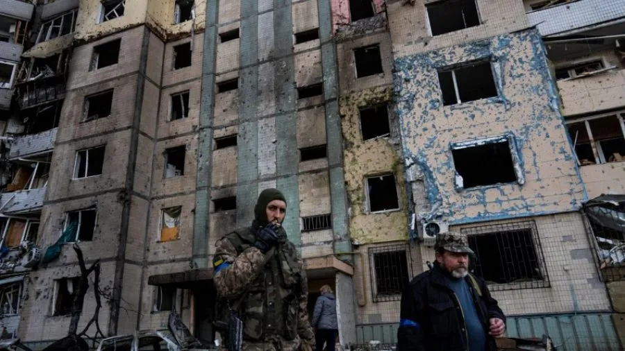 Минобороны: националисты в Харькове расстреляли вышедших из подвала в поисках еды горожан 