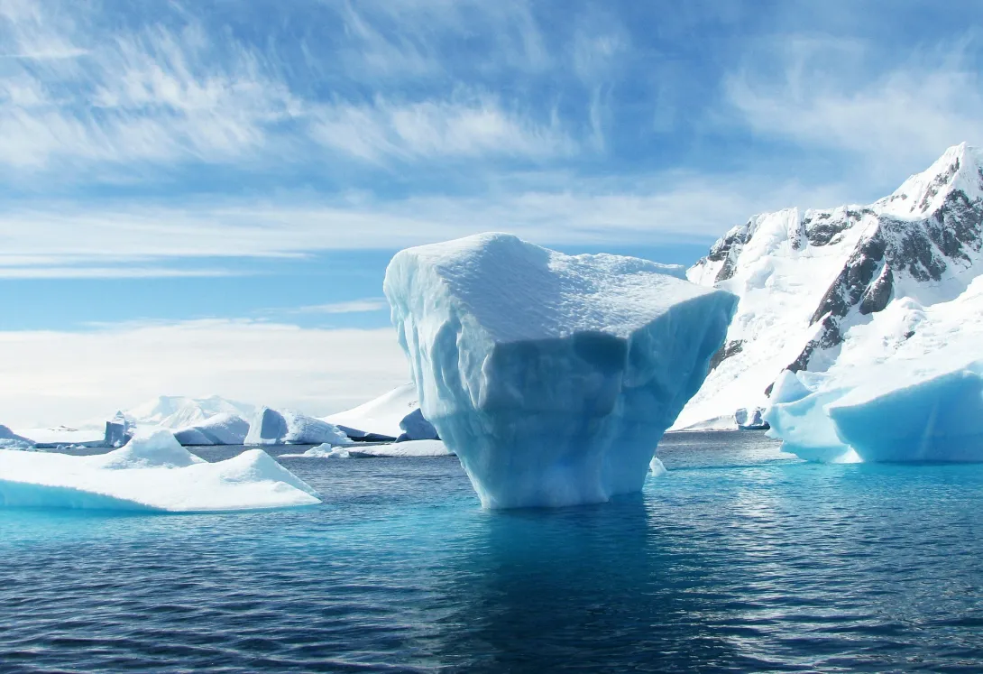 Учёные в шоке после экстремальных явлений в Арктике и Антарктиде