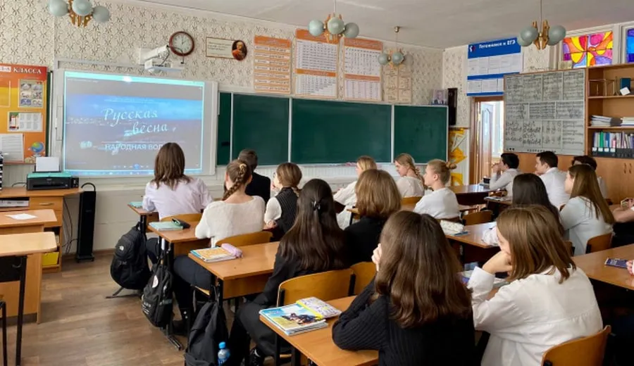 В Севастополе разработают систему для приёма детей беженцев на учёбу