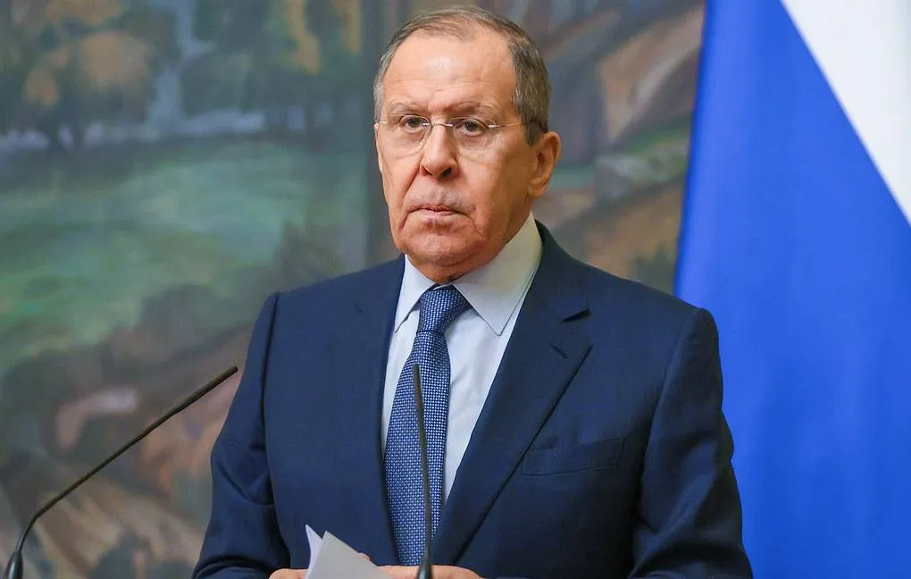 Лавров считает, что "лживая провокация в Буче" направлена на срыв переговоров РФ и Украины