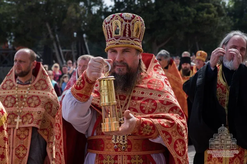 Верующие Севастополя увидят Благодатный огонь в понедельник