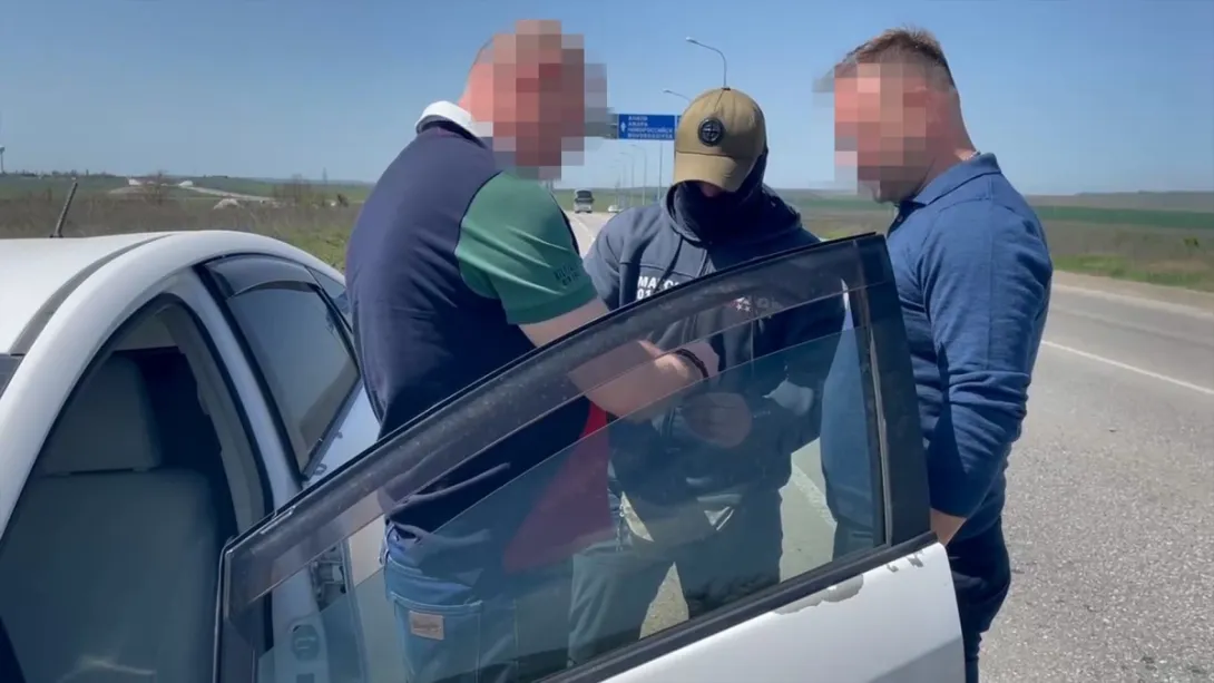 Экс-севастопольский депутат задержан за взятку в виде Porsche и денег 