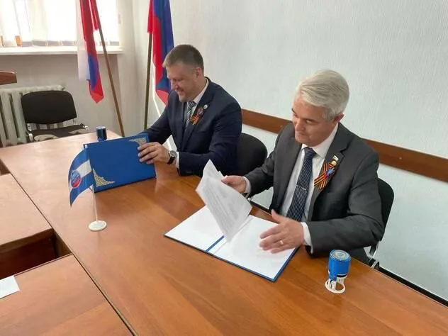 Общественные палаты Севастополя и ЛНР подписали соглашение о сотрудничестве
