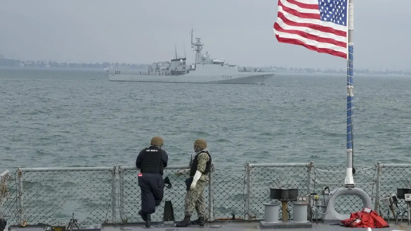 Глава ВМС НАТО заявил, что альянс не намерен долго отсутствовать в Чёрном море