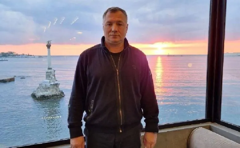 Марат Хуснуллин рассказал о севастопольском закате и ручном управлении на Хрустальном 