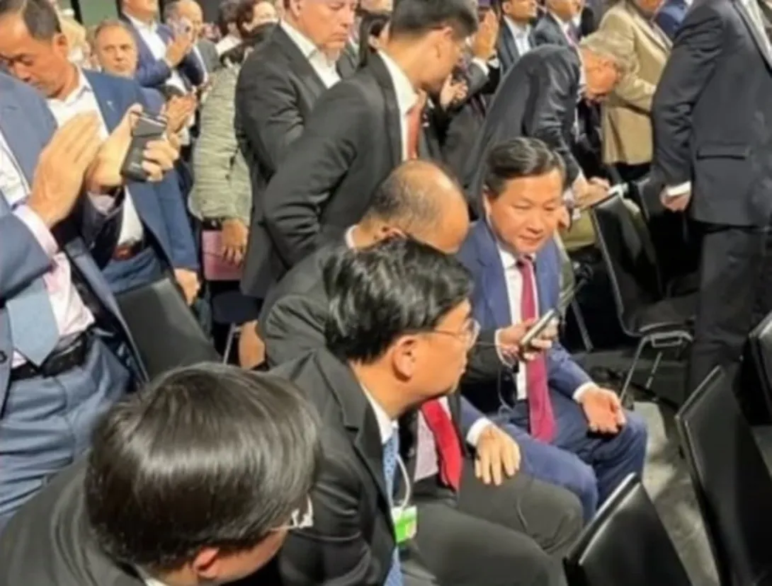 Китайская делегация не аплодировала выступлению Зеленского в Давосе