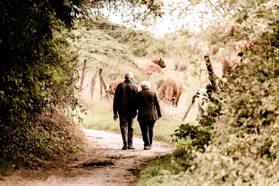 Исследователи нашли связь между походкой и деменцией 