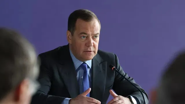 Зампред Совбеза Медведев: Россия ответит, если Киев ударит по ее территории из РСЗО HIMARS