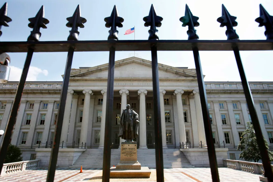 Bloomberg: банки попросили Минфин США временно разрешить торговлю активами РФ