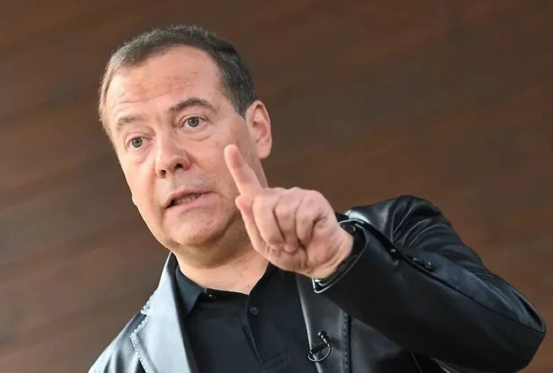 Медведев рассказал, что произойдёт при любой попытке посягнуть на Крым