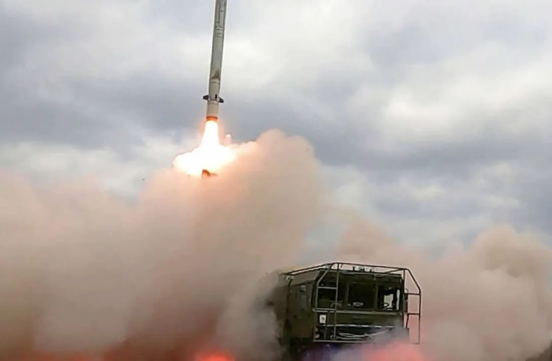 Российская ПВО сбила два украинских беспилотника на подлете к Курску