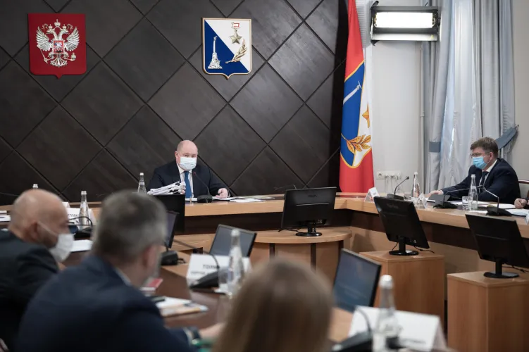 Скоро Севастополь увидит число своих чиновников и расходы на их содержание