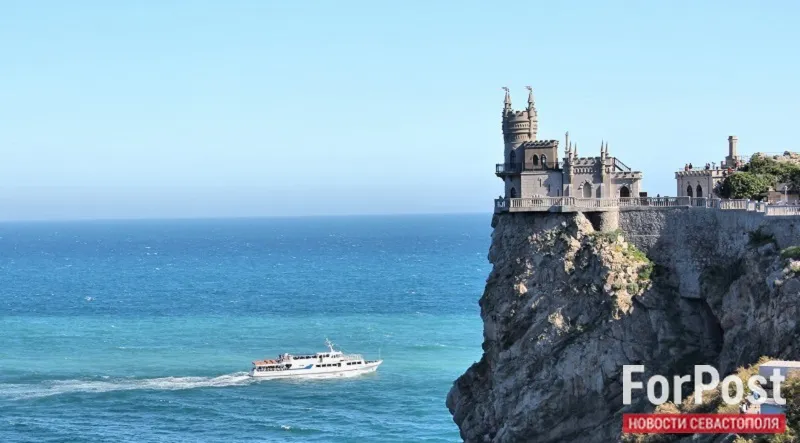 В будущем Крым станет эталонным курортом, а этим летом он — для крымчан
