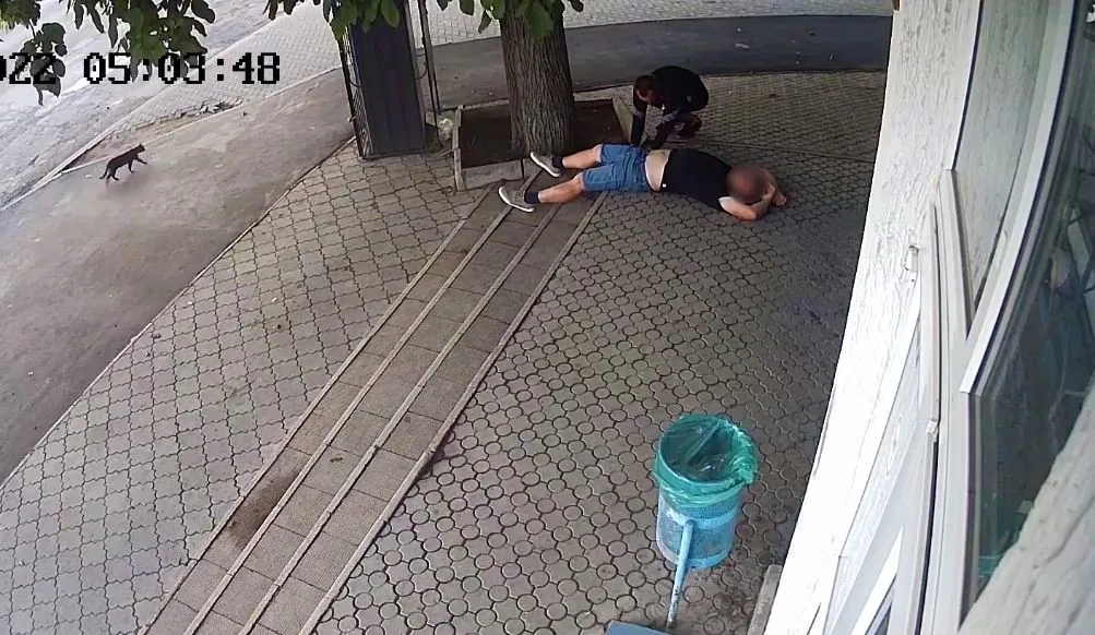 В Севастополе грабитель не справился с пальцем пьяной жертвы 