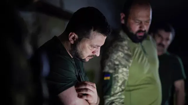 Зеленский объявил обязательную эвакуацию с подконтрольной ВСУ части ДНР
