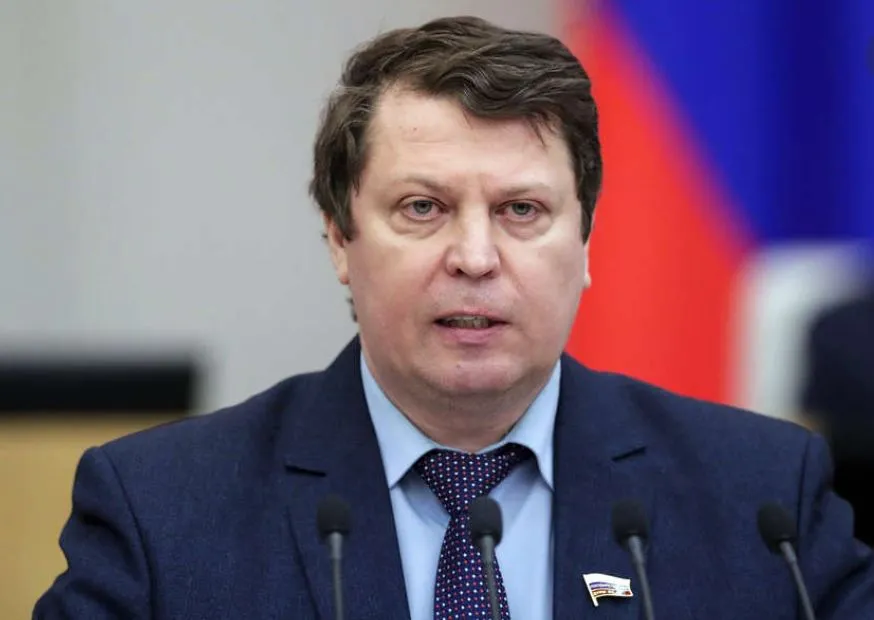 Депутат Матвеев не стал принимать эстафету по сожжению загранпаспорта от самарской блогерши 