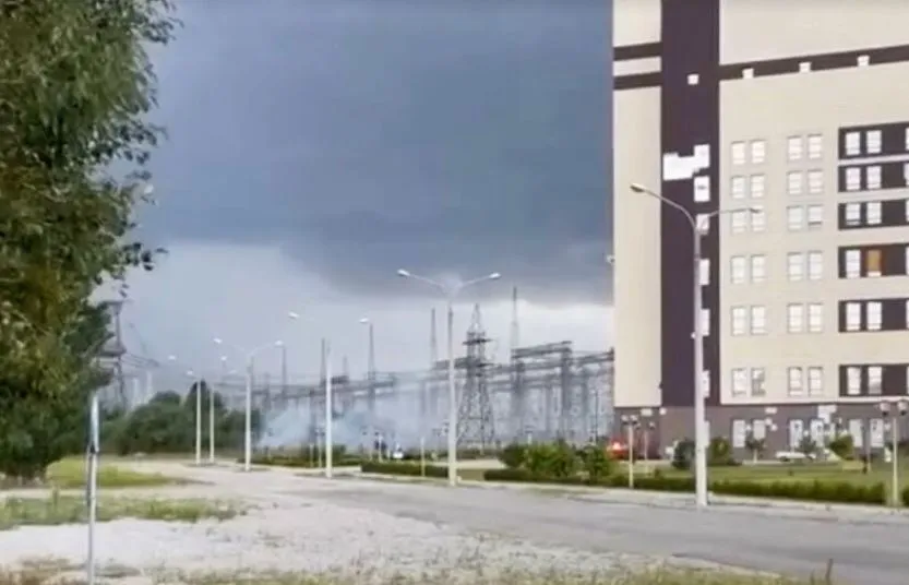 В Киеве пригрозили обстрелять Запорожскую АЭС, если «Росатом» подключит ее к России 