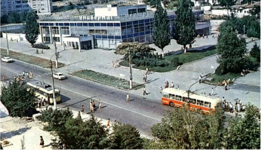 В Севастополе устранят торговый хаос на площади 50-летия СССР 