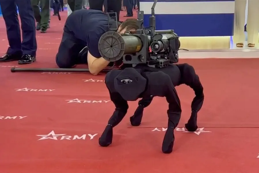 Армия России возьмёт на вооружение «Урал»-беспилотник и робота-пса с гранатомётом