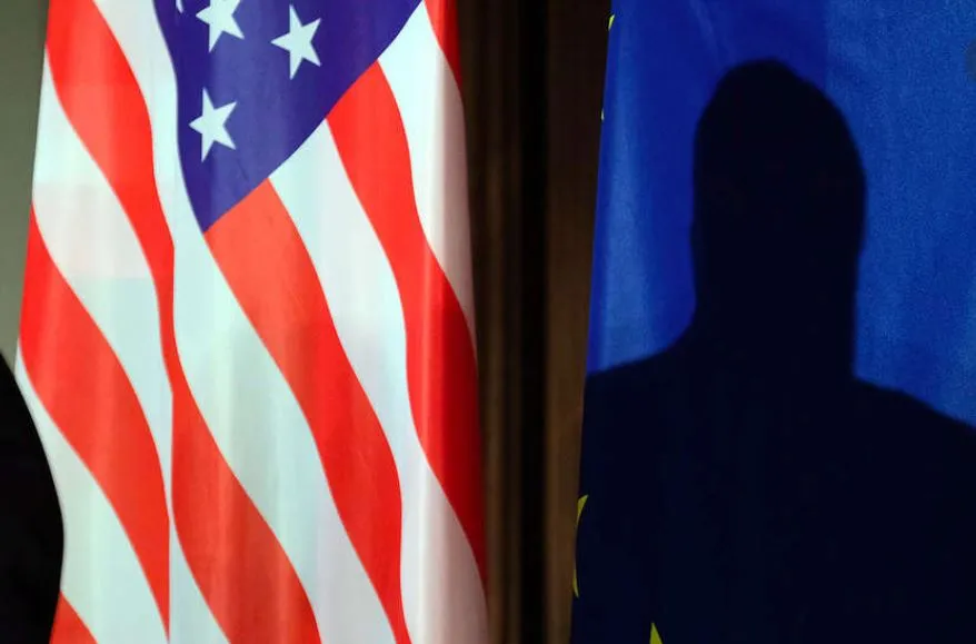Историк Хомский заявил, что США и Европа ведут против России немыслимую игру 