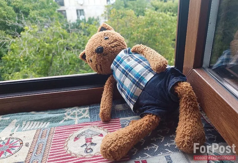 В Крыму маленький ребёнок выпал из окна